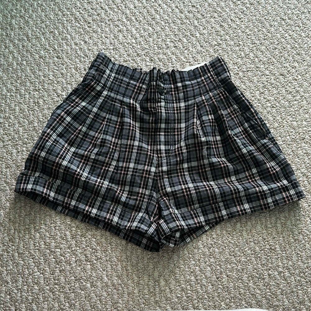 NWT AE plaid pleated mom shorts